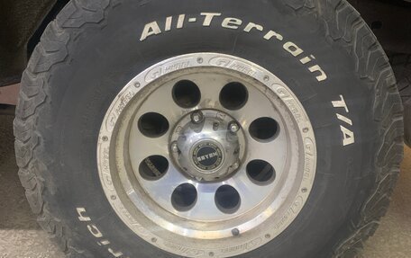 Toyota Land Cruiser 100 рестайлинг 2, 2005 год, 4 000 000 рублей, 3 фотография