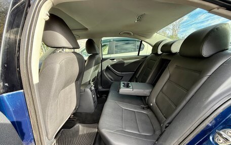 Volkswagen Jetta VI, 2011 год, 1 090 000 рублей, 12 фотография