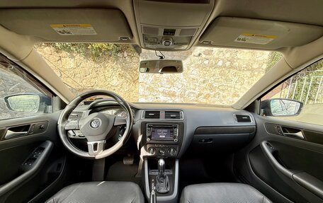 Volkswagen Jetta VI, 2011 год, 1 090 000 рублей, 10 фотография