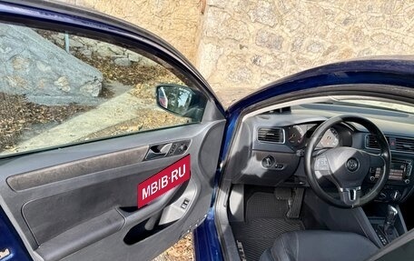 Volkswagen Jetta VI, 2011 год, 1 090 000 рублей, 11 фотография