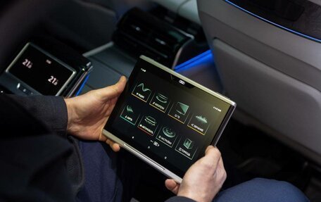 Audi A8, 2020 год, 16 000 000 рублей, 20 фотография