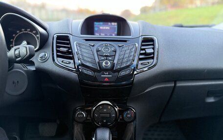 Ford Fiesta, 2015 год, 890 000 рублей, 5 фотография