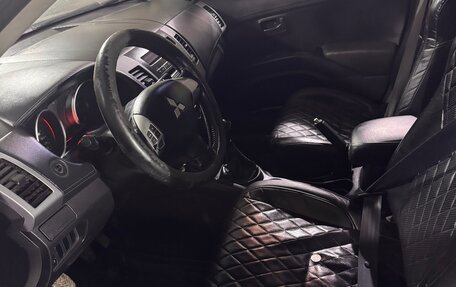 Mitsubishi Outlander III рестайлинг 3, 2010 год, 760 000 рублей, 11 фотография