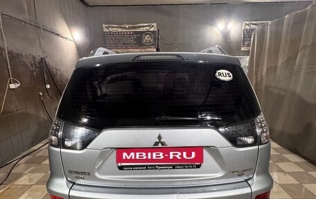 Mitsubishi Outlander III рестайлинг 3, 2010 год, 760 000 рублей, 4 фотография