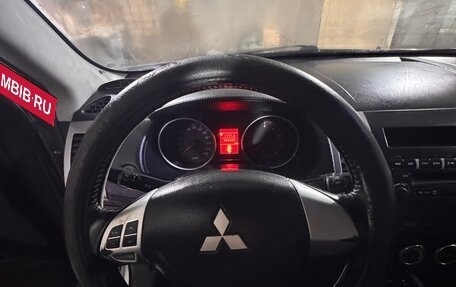 Mitsubishi Outlander III рестайлинг 3, 2010 год, 760 000 рублей, 9 фотография