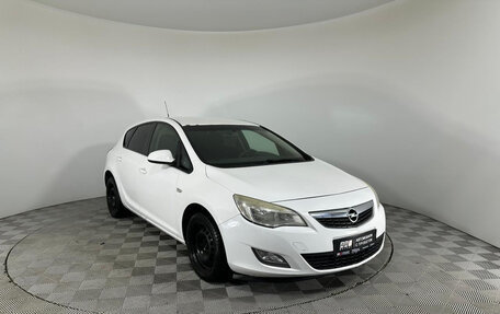 Opel Astra J, 2011 год, 699 000 рублей, 3 фотография