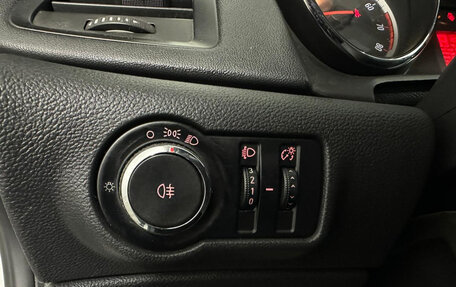 Opel Astra J, 2011 год, 699 000 рублей, 13 фотография