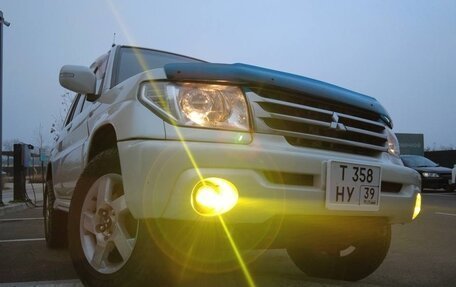 Mitsubishi Pajero iO, 2004 год, 690 000 рублей, 3 фотография