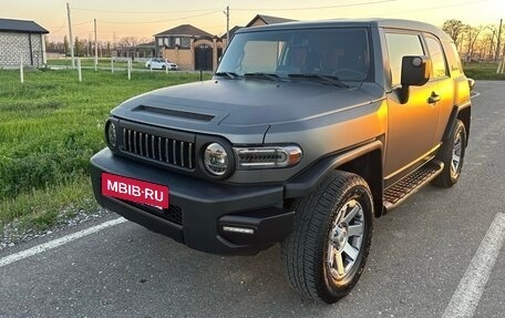 Toyota FJ Cruiser, 2012 год, 4 200 000 рублей, 3 фотография