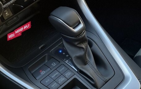 Toyota RAV4, 2025 год, 3 850 000 рублей, 7 фотография