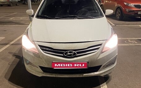 Hyundai Solaris II рестайлинг, 2015 год, 495 000 рублей, 2 фотография