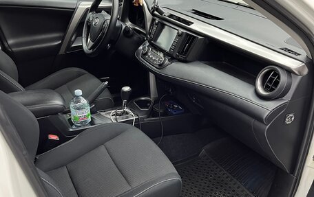 Toyota RAV4, 2018 год, 2 650 000 рублей, 6 фотография