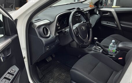 Toyota RAV4, 2018 год, 2 650 000 рублей, 5 фотография