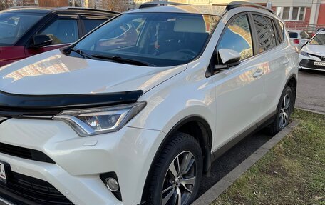 Toyota RAV4, 2018 год, 2 650 000 рублей, 3 фотография