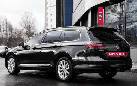 Volkswagen Passat B8 рестайлинг, 2018 год, 2 000 000 рублей, 2 фотография