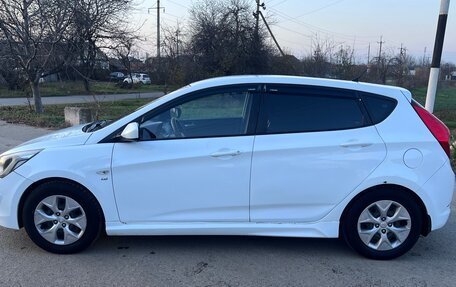 Hyundai Solaris II рестайлинг, 2015 год, 600 000 рублей, 4 фотография