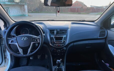 Hyundai Solaris II рестайлинг, 2015 год, 600 000 рублей, 6 фотография