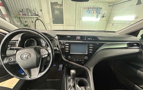 Toyota Camry, 2018 год, 3 000 000 рублей, 10 фотография