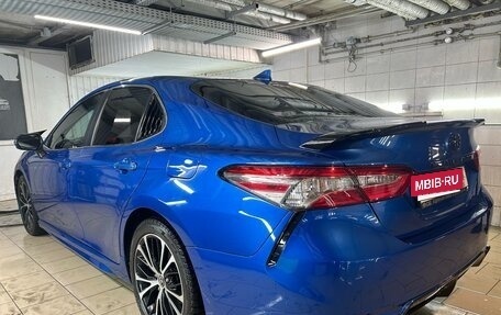 Toyota Camry, 2018 год, 3 000 000 рублей, 2 фотография