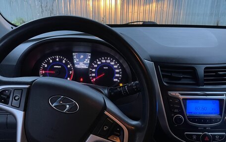 Hyundai Solaris II рестайлинг, 2012 год, 750 000 рублей, 6 фотография