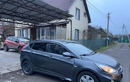 Hyundai Solaris II рестайлинг, 2012 год, 750 000 рублей, 3 фотография