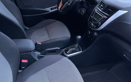 Hyundai Solaris II рестайлинг, 2012 год, 750 000 рублей, 9 фотография