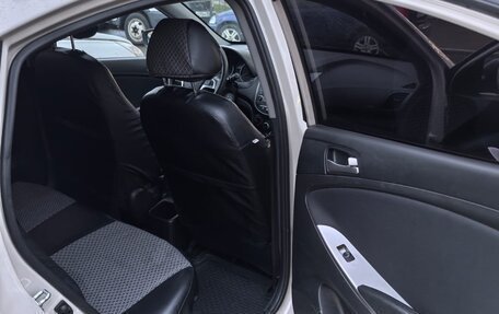 Hyundai Solaris II рестайлинг, 2015 год, 650 000 рублей, 5 фотография