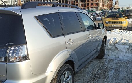 Mitsubishi Outlander III рестайлинг 3, 2011 год, 1 480 000 рублей, 4 фотография