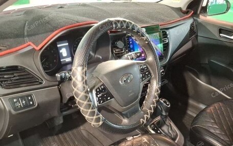 Hyundai Solaris II рестайлинг, 2022 год, 1 200 000 рублей, 10 фотография