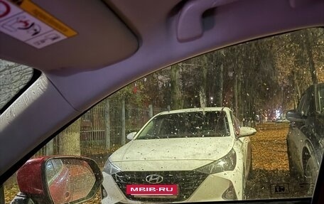 Hyundai Solaris II рестайлинг, 2022 год, 1 200 000 рублей, 16 фотография