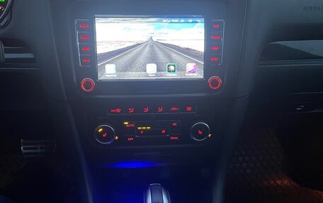 Volkswagen Golf GTI VII, 2011 год, 1 300 000 рублей, 18 фотография