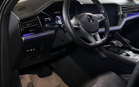 Volkswagen Touareg III, 2019 год, 5 500 000 рублей, 10 фотография