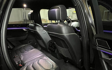 Volkswagen Touareg III, 2019 год, 5 500 000 рублей, 15 фотография