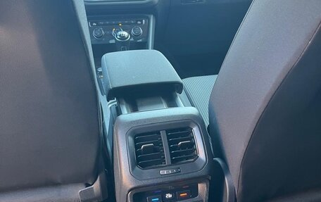 Volkswagen Tiguan II, 2020 год, 2 350 000 рублей, 13 фотография