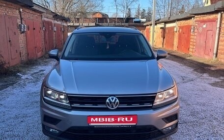 Volkswagen Tiguan II, 2020 год, 2 350 000 рублей, 2 фотография
