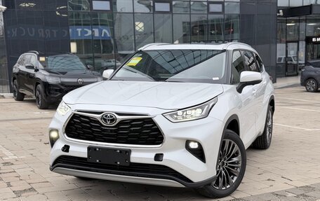 Toyota Highlander, 2025 год, 5 600 000 рублей, 1 фотография