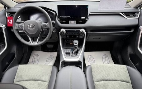 Toyota RAV4, 2025 год, 4 250 000 рублей, 11 фотография