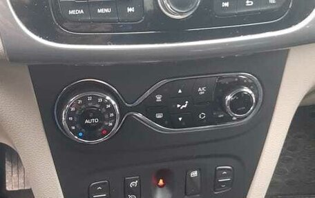 Renault Logan II, 2016 год, 680 000 рублей, 8 фотография