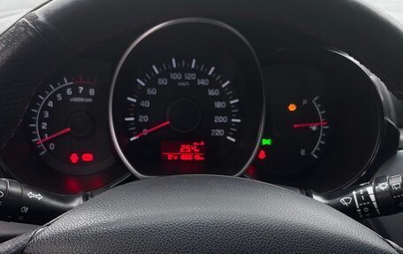 KIA Rio III рестайлинг, 2015 год, 1 000 000 рублей, 10 фотография