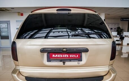 Chrysler Town & Country IV, 2001 год, 700 000 рублей, 6 фотография