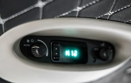 Chrysler Town & Country IV, 2001 год, 700 000 рублей, 30 фотография