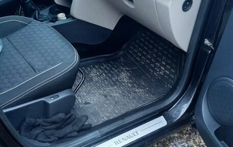Renault Logan II, 2016 год, 675 000 рублей, 13 фотография