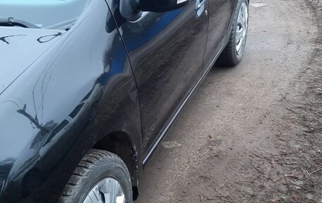 Renault Logan II, 2016 год, 675 000 рублей, 2 фотография