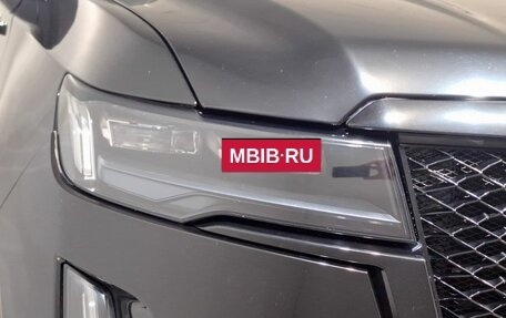 Cadillac Escalade V, 2021 год, 8 499 000 рублей, 9 фотография