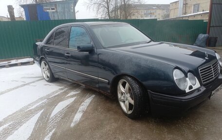 Mercedes-Benz E-Класс, 1997 год, 380 000 рублей, 3 фотография