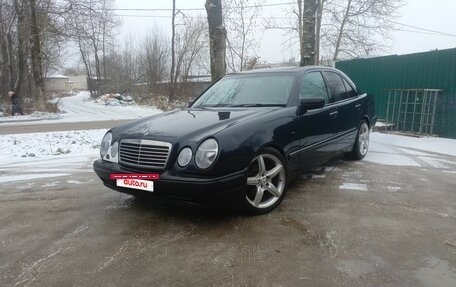 Mercedes-Benz E-Класс, 1997 год, 380 000 рублей, 2 фотография