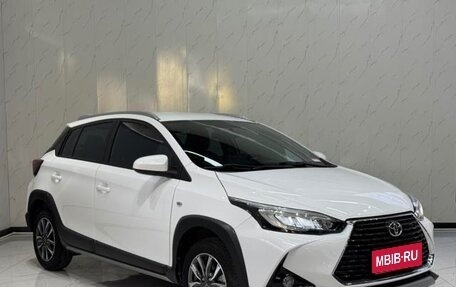 Toyota Yaris XP150 рестайлинг, 2022 год, 980 000 рублей, 1 фотография