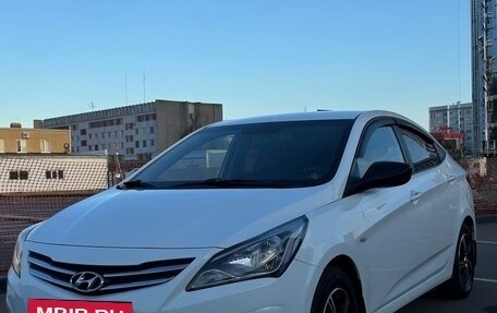 Hyundai Solaris II рестайлинг, 2016 год, 880 000 рублей, 3 фотография