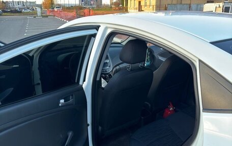 Hyundai Solaris II рестайлинг, 2016 год, 880 000 рублей, 5 фотография