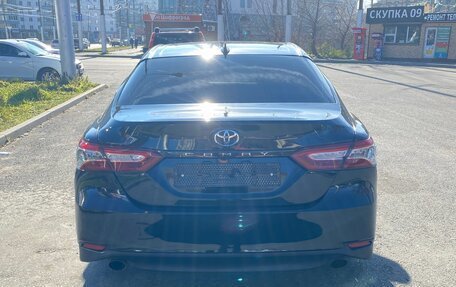 Toyota Camry, 2018 год, 2 350 000 рублей, 1 фотография